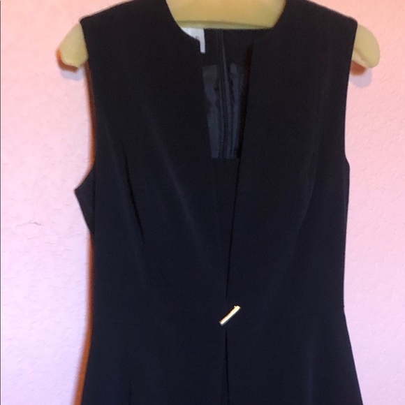 Sleeveless v neck black midi dress - Picture 1 of 3